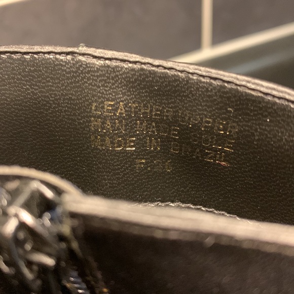 Stylish Black Square-Toe Leather Boots - Picture 3 of 5